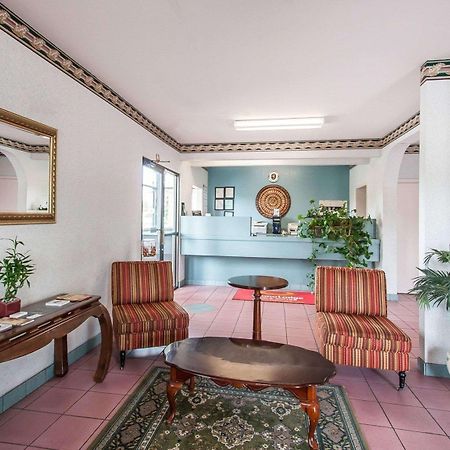 Econo Lodge Northport Экстерьер фото