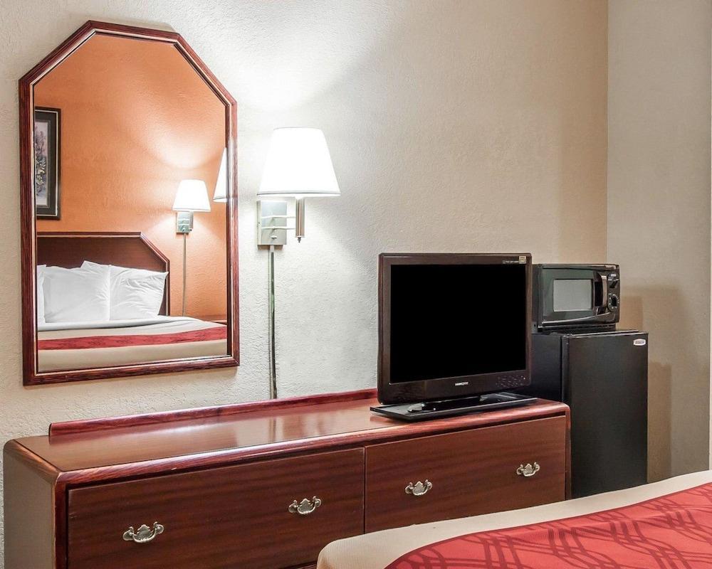 Econo Lodge Northport Экстерьер фото