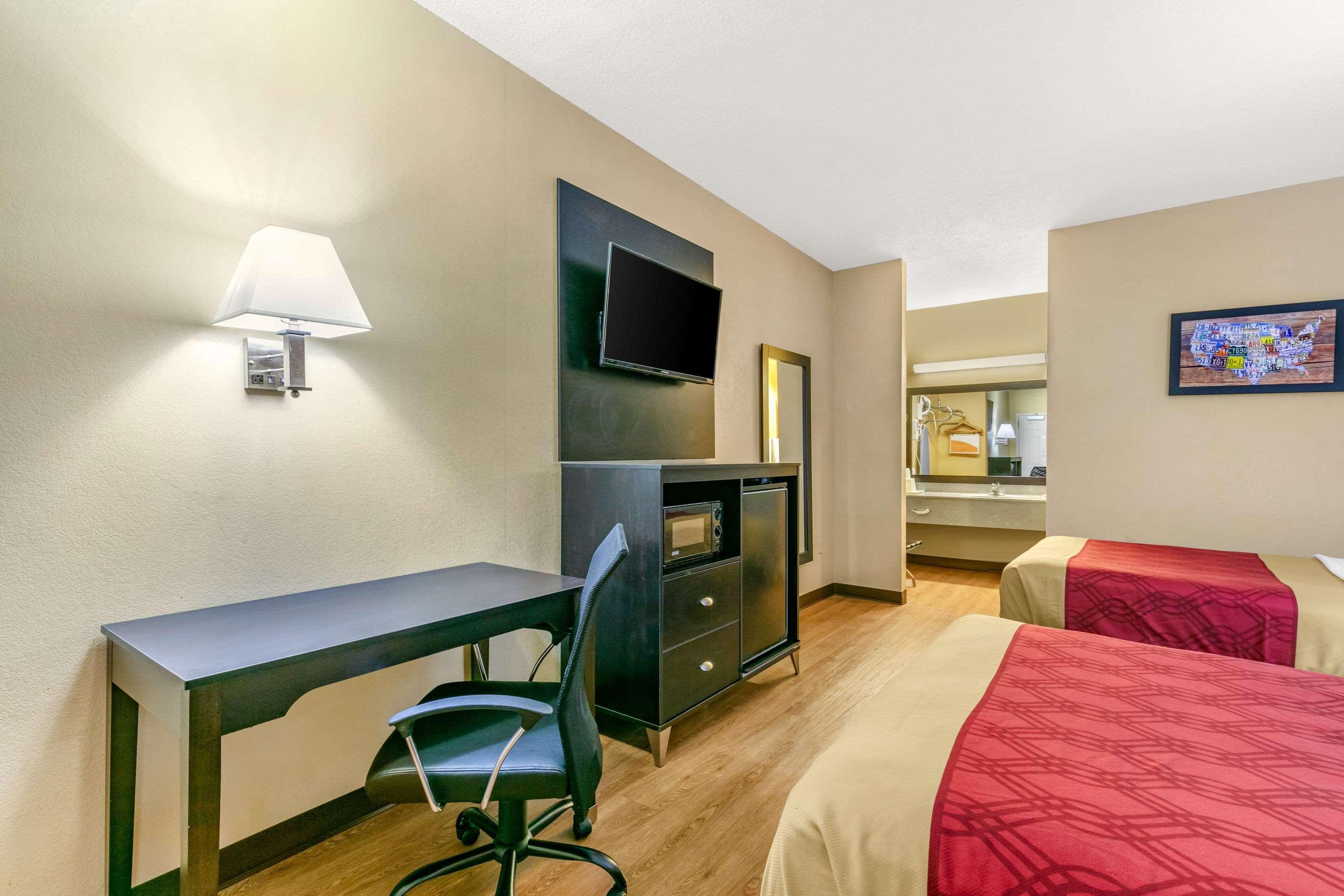 Econo Lodge Northport Экстерьер фото
