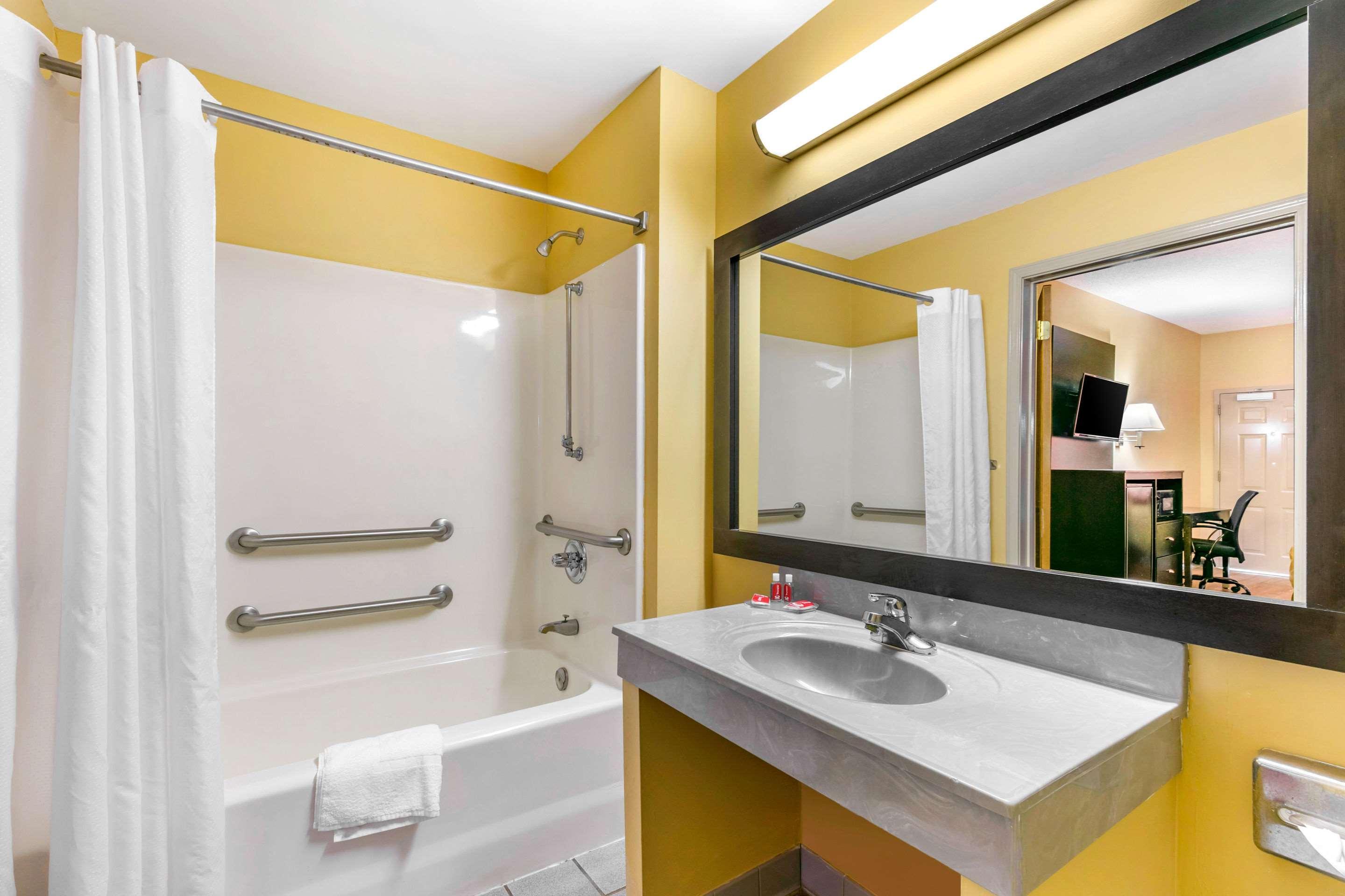 Econo Lodge Northport Экстерьер фото