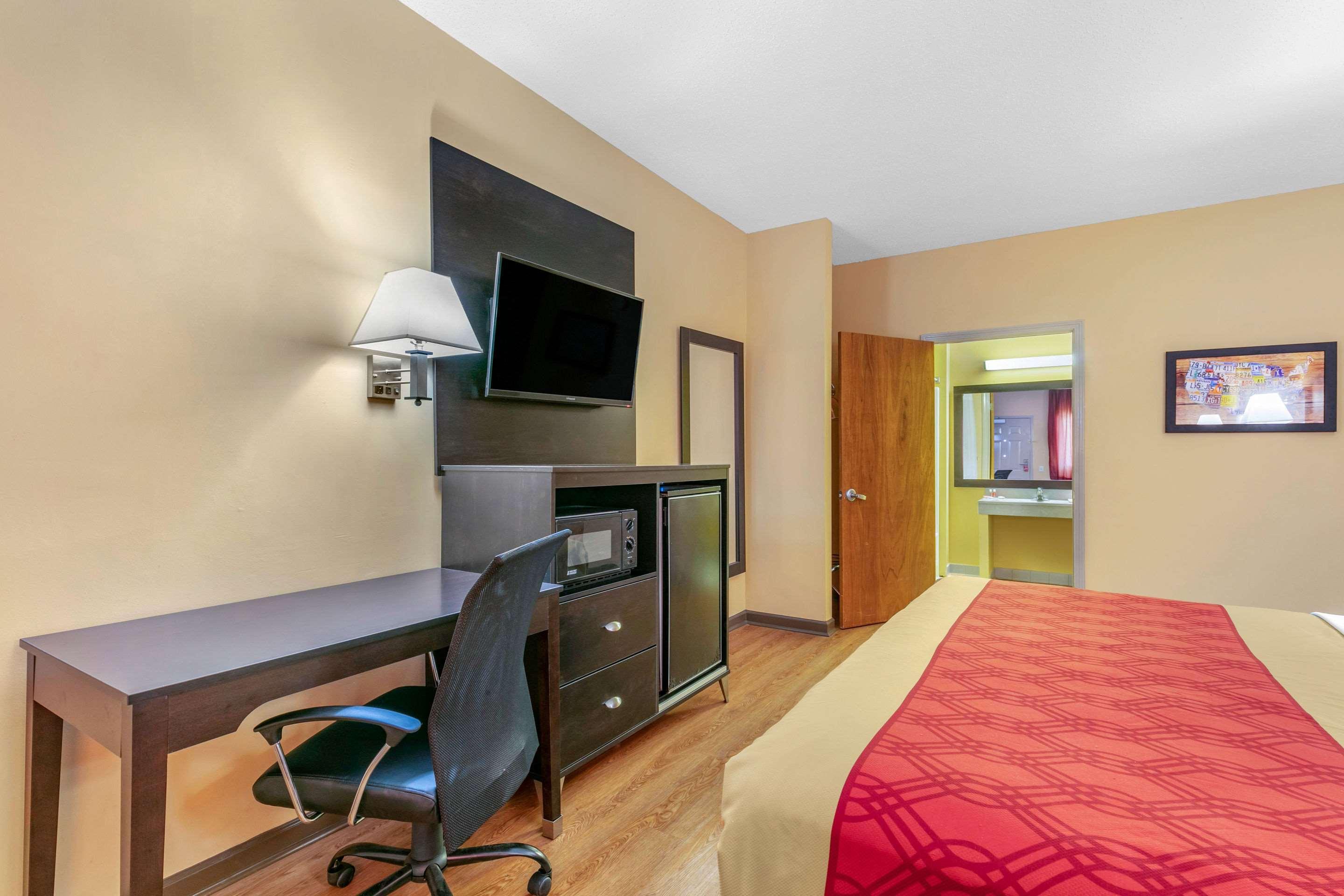 Econo Lodge Northport Экстерьер фото