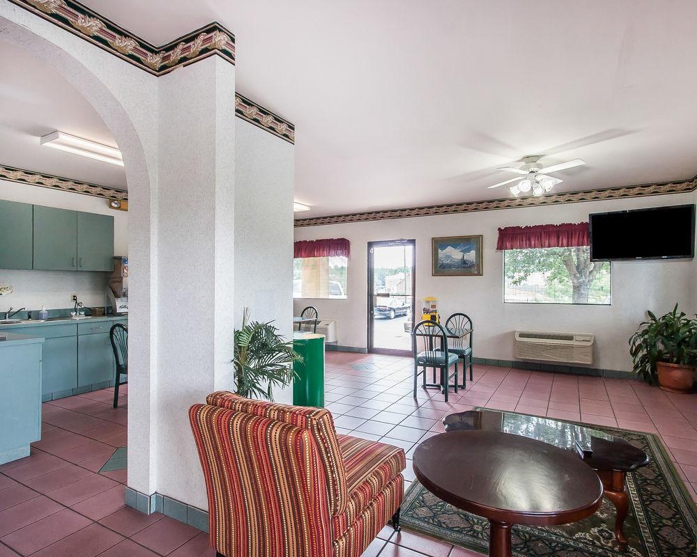 Econo Lodge Northport Экстерьер фото