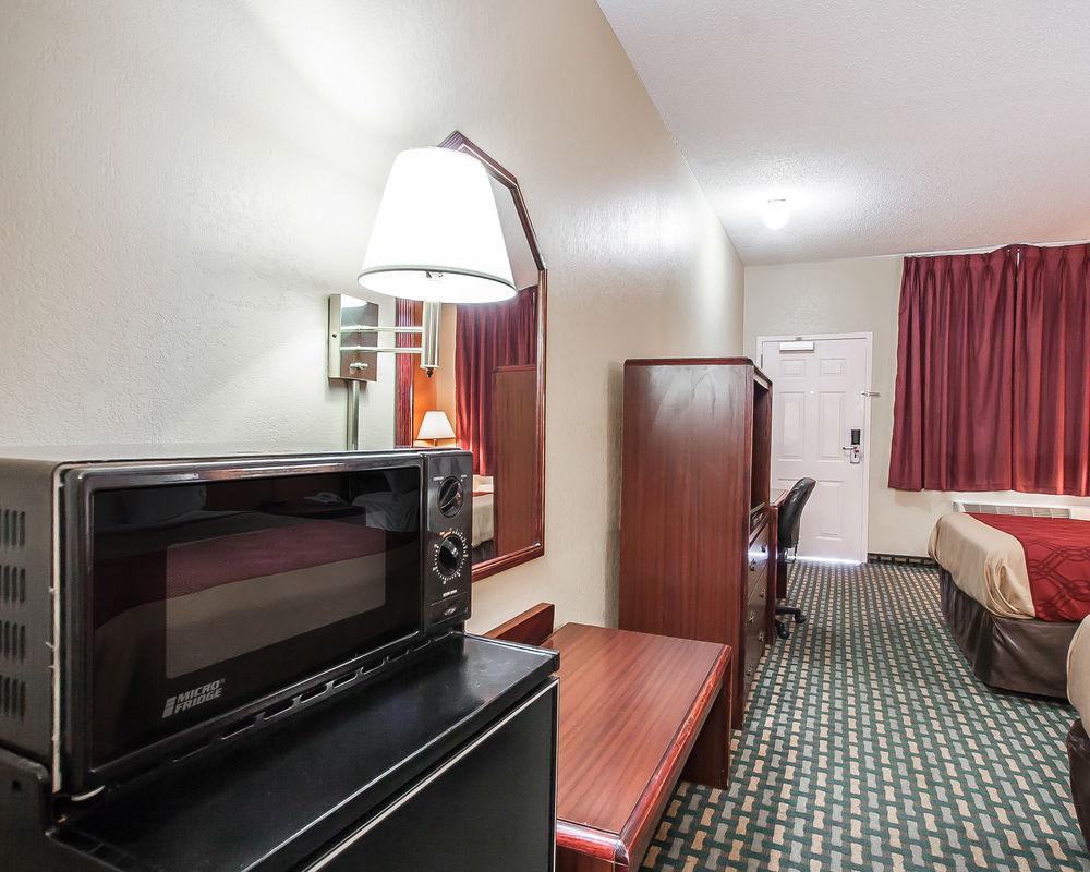 Econo Lodge Northport Экстерьер фото