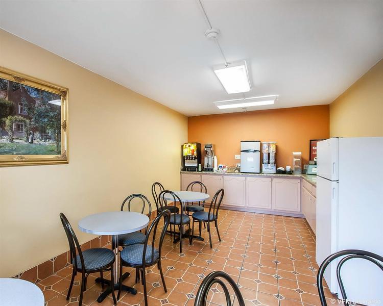 Econo Lodge Northport Экстерьер фото