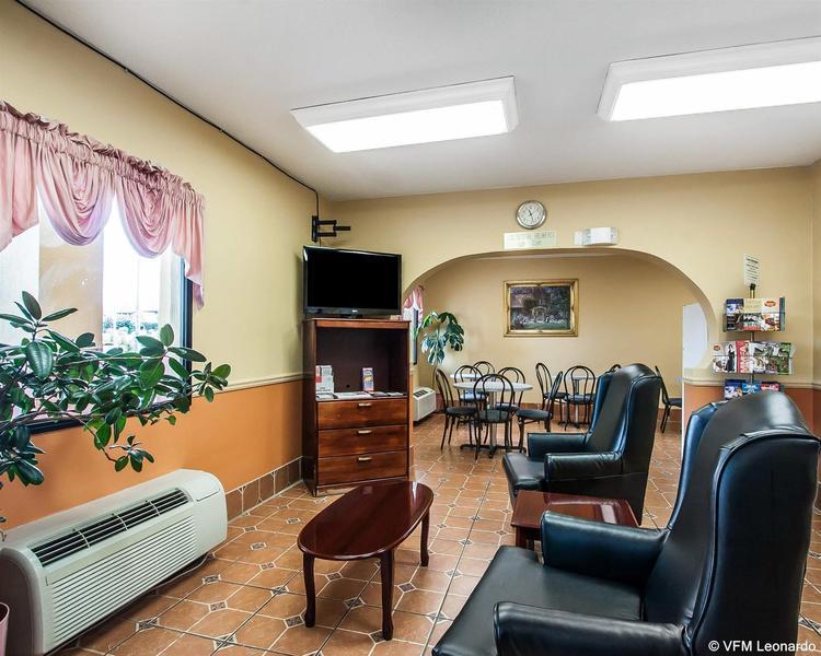 Econo Lodge Northport Экстерьер фото